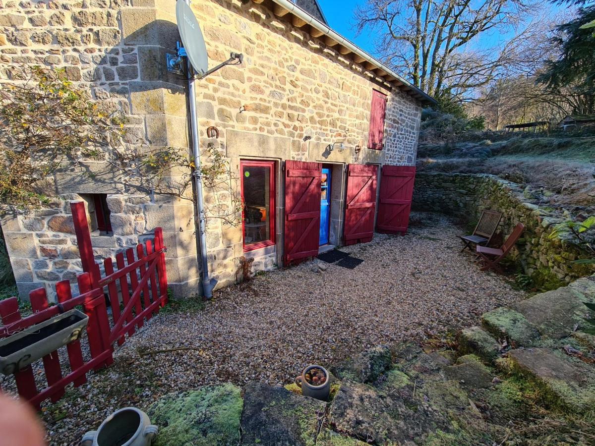 Gite Rustique Au Coeur De La Nature Soubrebost Exterior photo