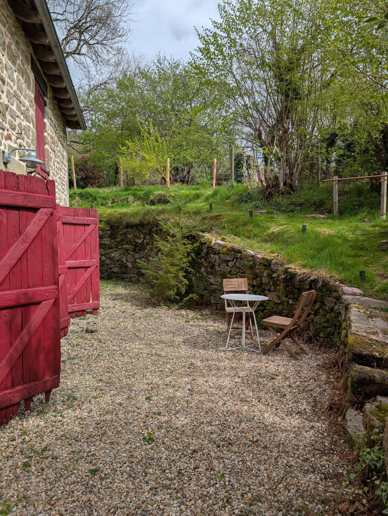 Gite Rustique Au Coeur De La Nature Soubrebost Exterior photo